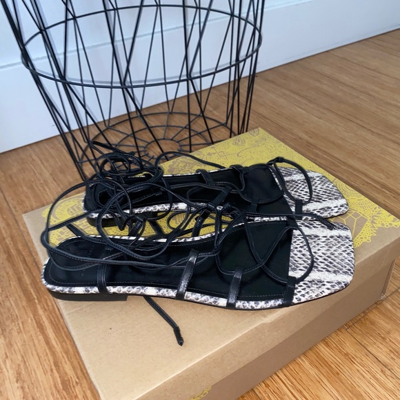 ANKLE WRAP FLAT SANDAL - Picture 1 of 5